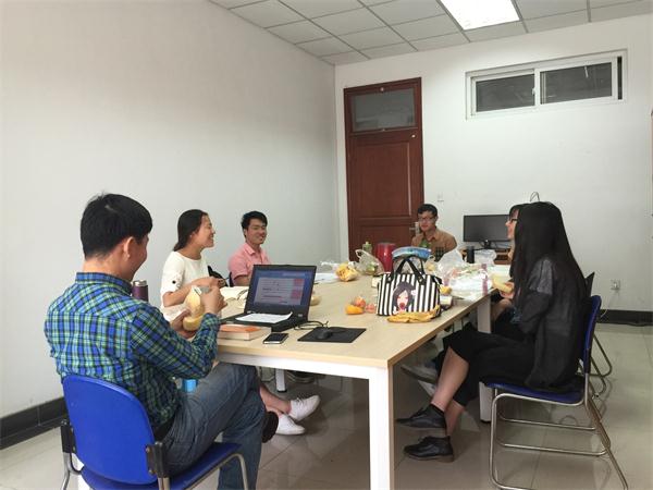 2015级研究生举行本学期第一次读书会