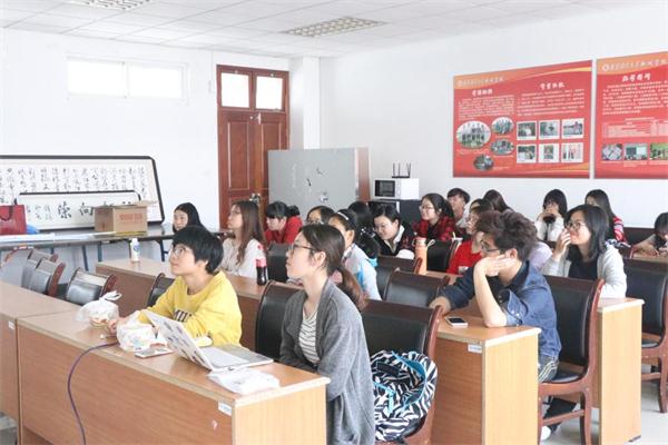我们网络与新媒体1601班举办亚非新闻工作者日主题团日活动