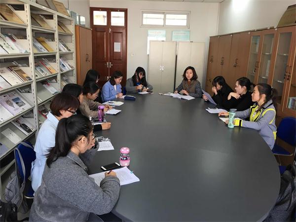 伟德BETVlCTOR1946源于英国本科生党支部举行“争做四讲四有合格党员”主题讨论会