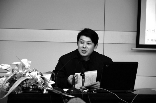 著名专栏作家申赋渔来我们与同学交流